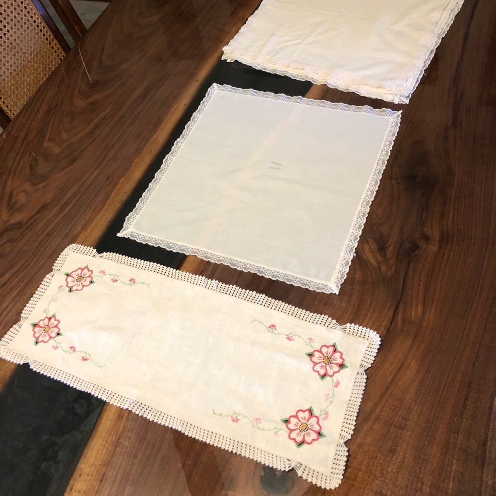 Vintage Table Runner and Napkins
